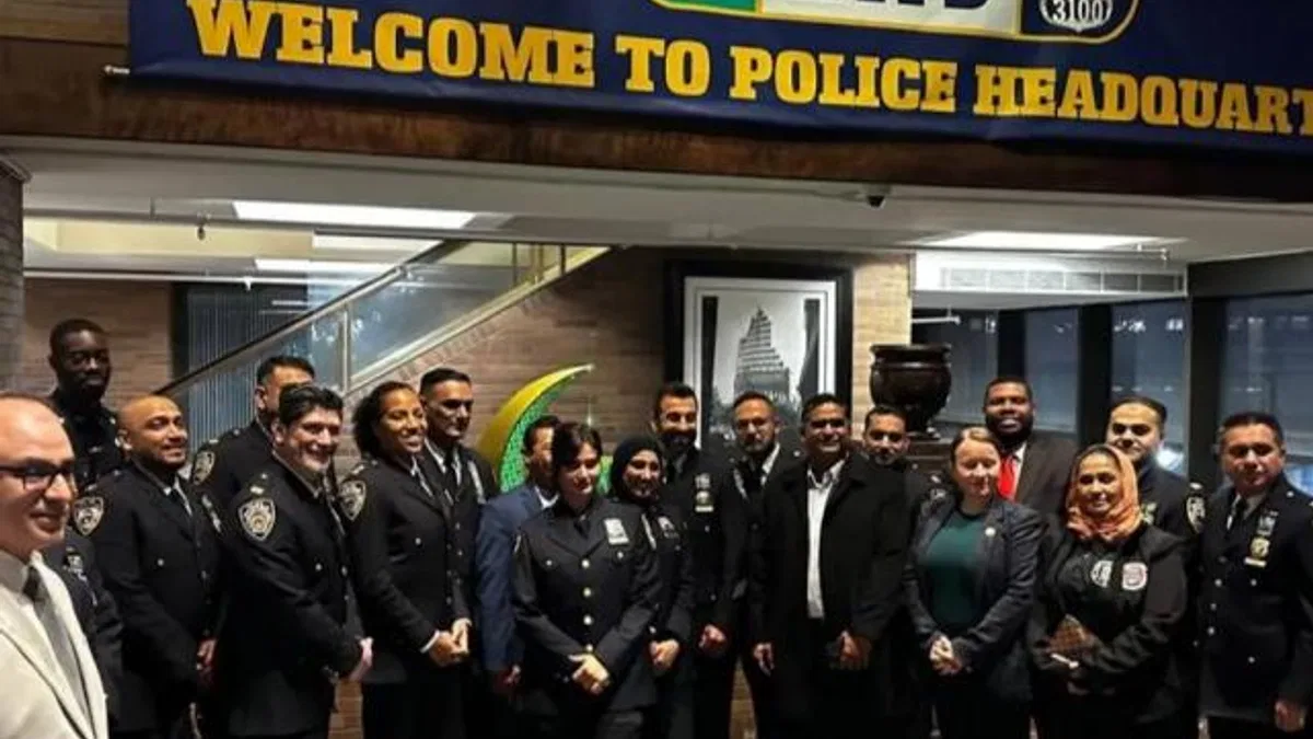 New York Polis Teşkilatı’nda Ramazan hilali yakıldı