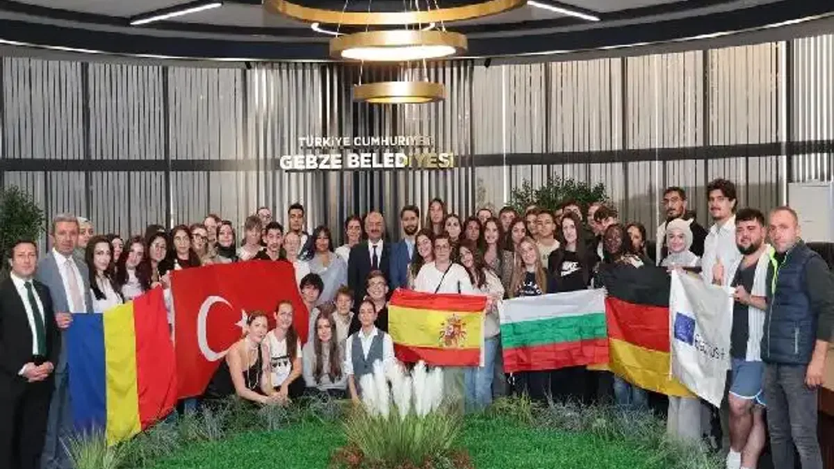 Erasmus öğrencileriyle Gebze'de buluştu