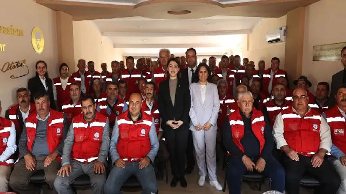 Muğla Büyükşehir’den 574 muhtara özel yelek
