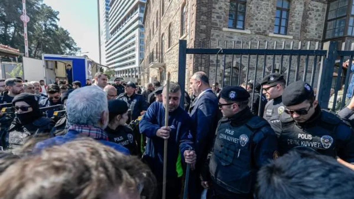 İzmir Meslek Fabrikası’nda gerginlik sürüyor! Vakıflar'ın işlemi tepki topladı