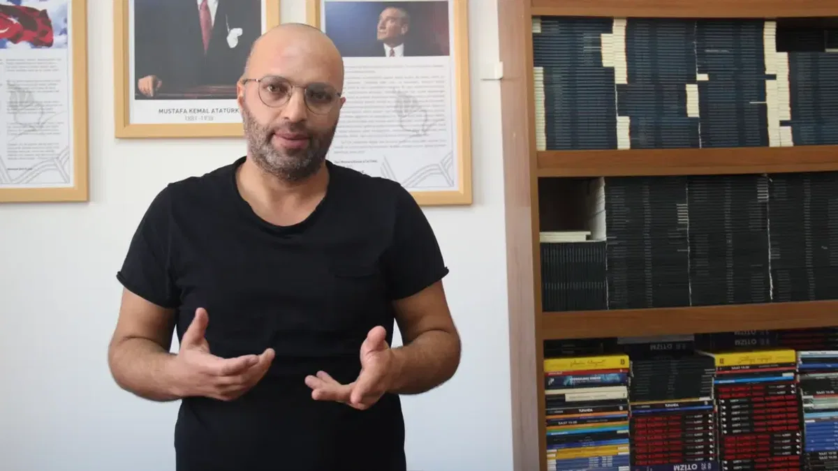 Yetkin Albert’ten çocuk ve gençler için “Güvenli Kitap” projesi