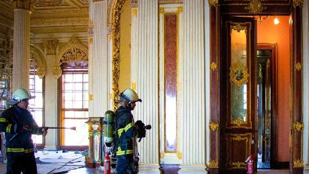 Dolmabahçe Sarayı’nda gerçekçi yangın tatbikatı!