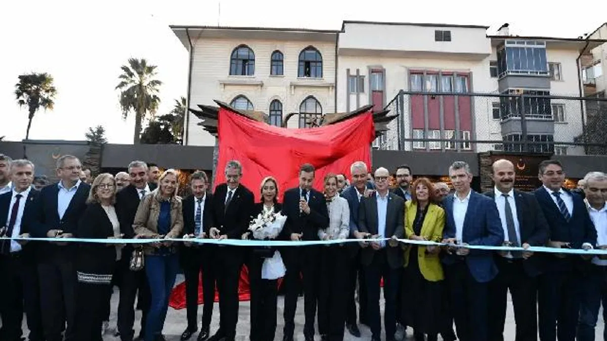 Balıkesir Cumhuriyet Meydanı 2. etabı açıldı