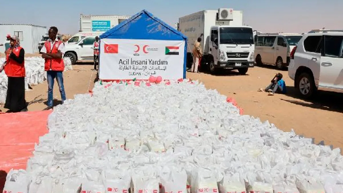 Türk Kızılay'dan Sudan'da yerinden edilenlere gıda katkısı