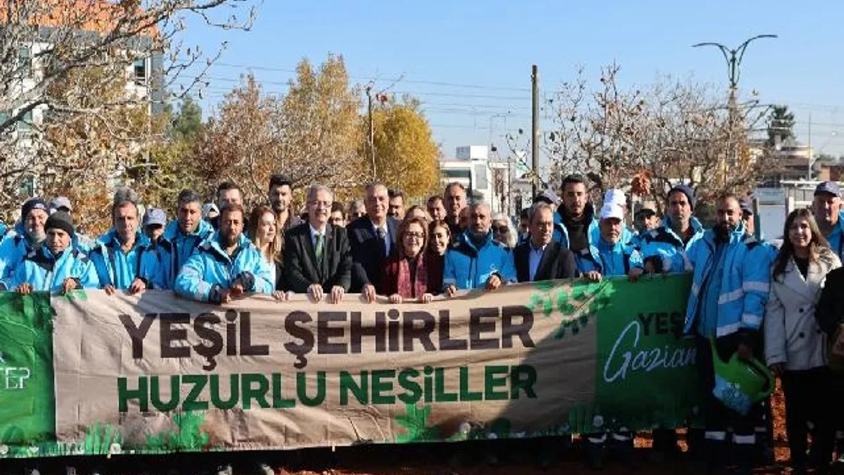 Gaziantep'te YEŞİLANTEP projesiyle fidanlar toprakla buluşuyor