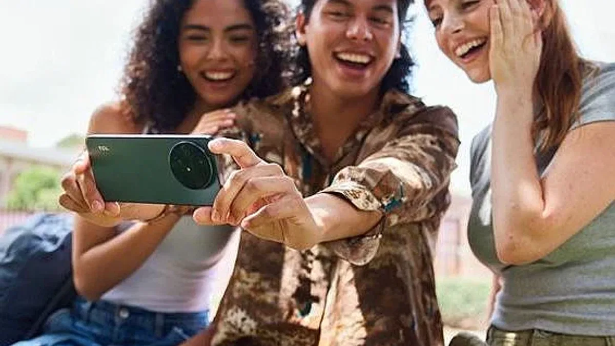 TCL'nin yeni mobil telefonuyla 7 gün pil ömrü ve daha fazlası..