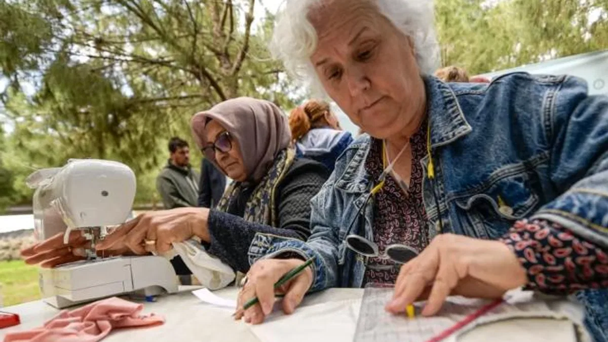 İzmir’de makineler taşındı, eğitim açık alanda sürdü... Meslek Fabrikası'nda açık hava eğitimi!