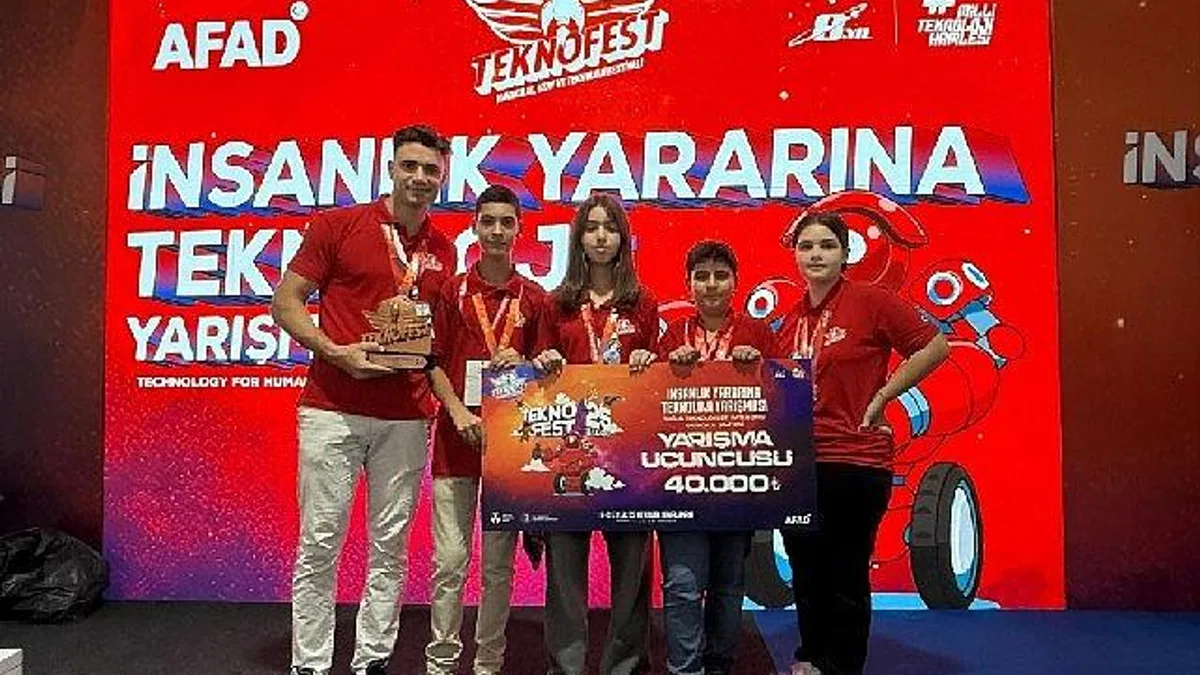 İzmirli Öğrencilerden TEKNOFEST 2025'te "ExoShoulder: Akıllı Omuz Destek Sistemi Projesi" ile Büyük Başarı