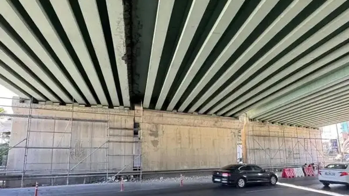 İstanbul'da D-100 Cevizli Kavşağı Üst Geçidi güçlendirildi