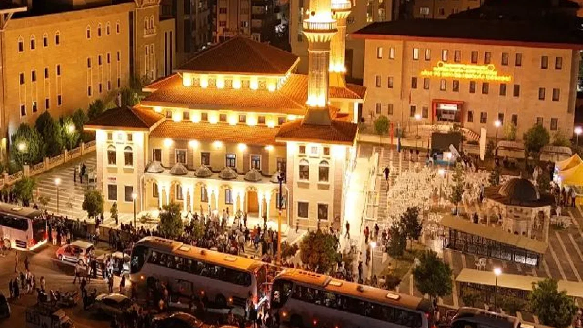 Gaziantep’ten Umre’ye gidecek ilk kafile uğurlandı