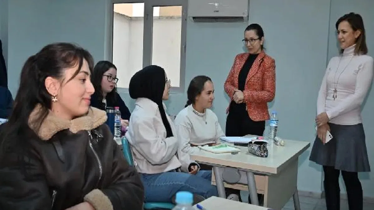 Manisa'da üniversite adaylarına kariyer rehberliği