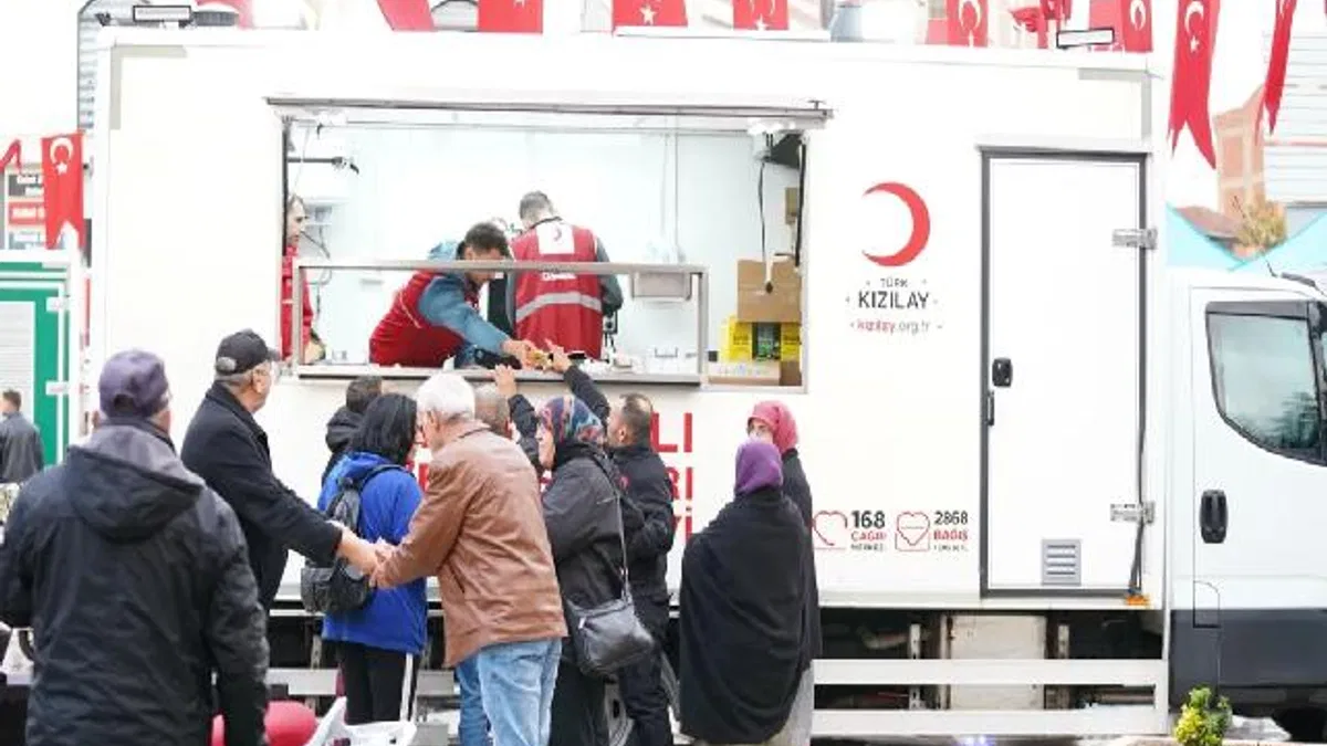 Türk Kızılay Sındırgı’da depremzedelerin yanında