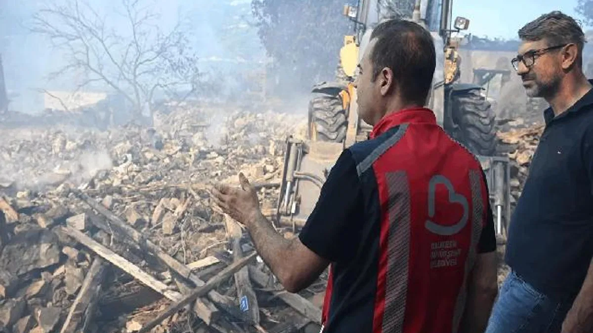 Bakan Kurum, Sındırgı Depremi'ndeki hasar boyutunu açıkladı