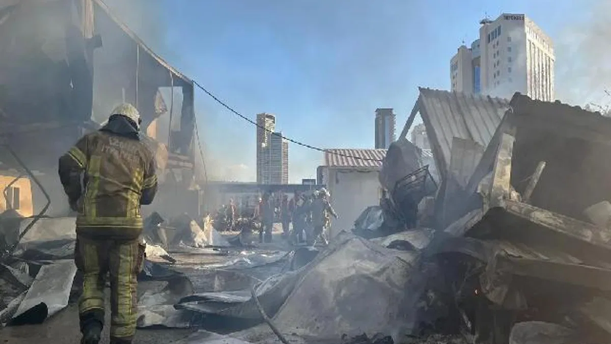 İzmir İtfaiyesi Bayraklı’daki yangına anında müdahale etti