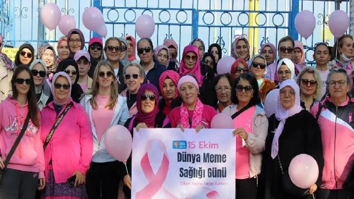 Kocaeli'de meme kanserine “pembe kurdele” ile dikkat çektiler