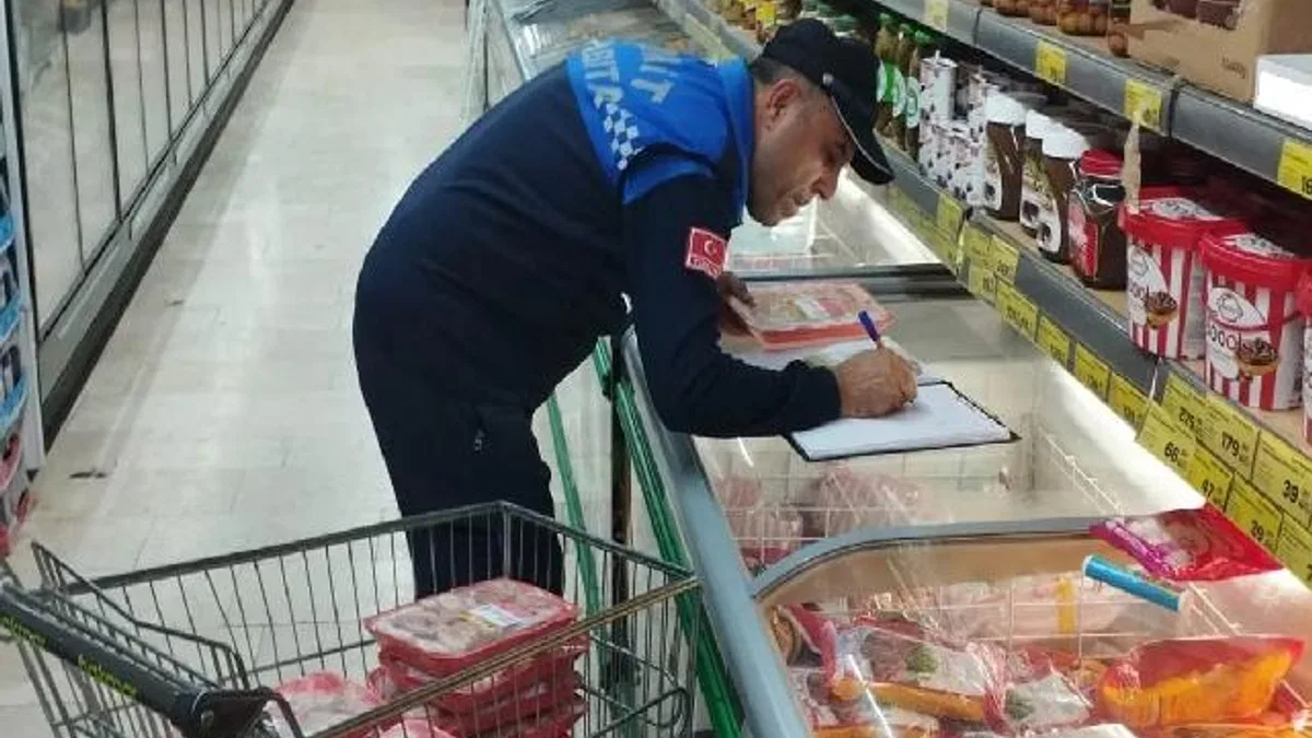 İzmit'te raf tarihi geçmiş ürünlere geçit yok!