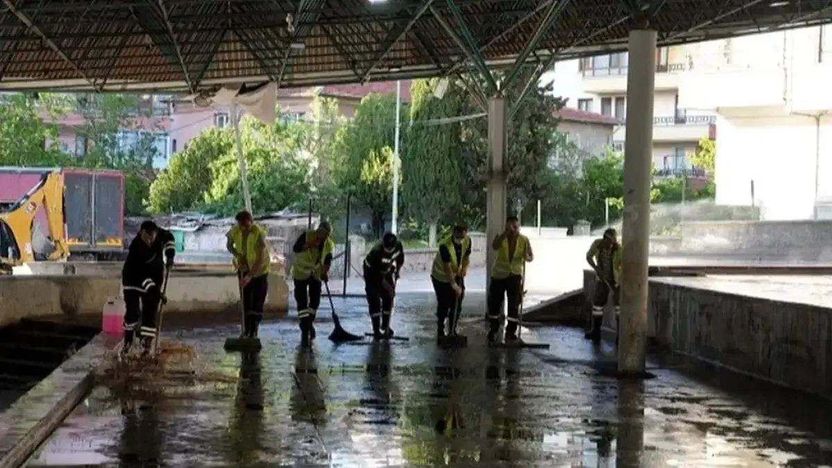Ankara Keçiören'de kurban kesim alanları temizlendi