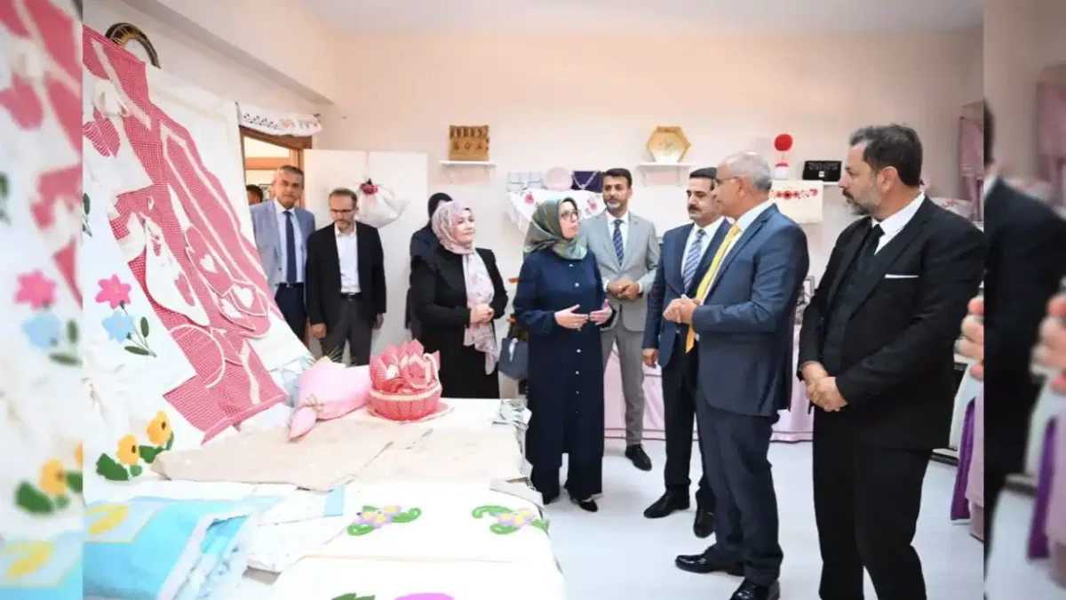 Malatya'da kadınların el emeği ürünleri sergilendi
