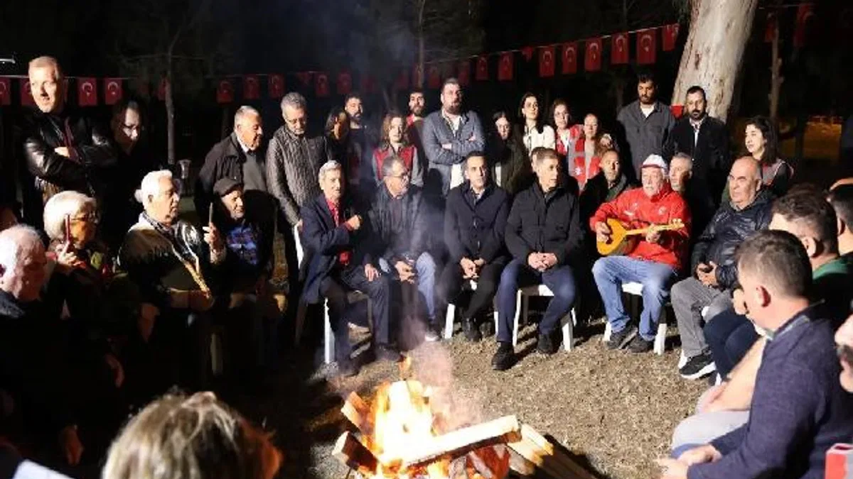 İzmir'de 'Meslek Fabrikası' nöbeti sürüyor