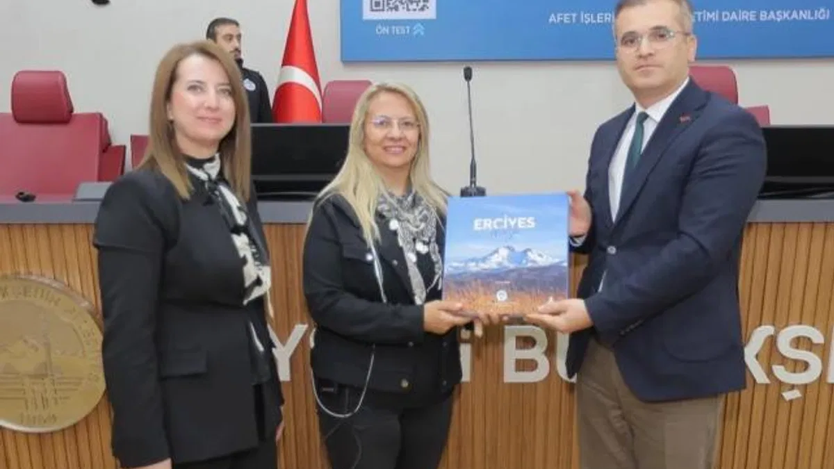 Kayseri Büyükşehr'den arama kurtaram ekibin bulaşıcı hastalık eğitimi