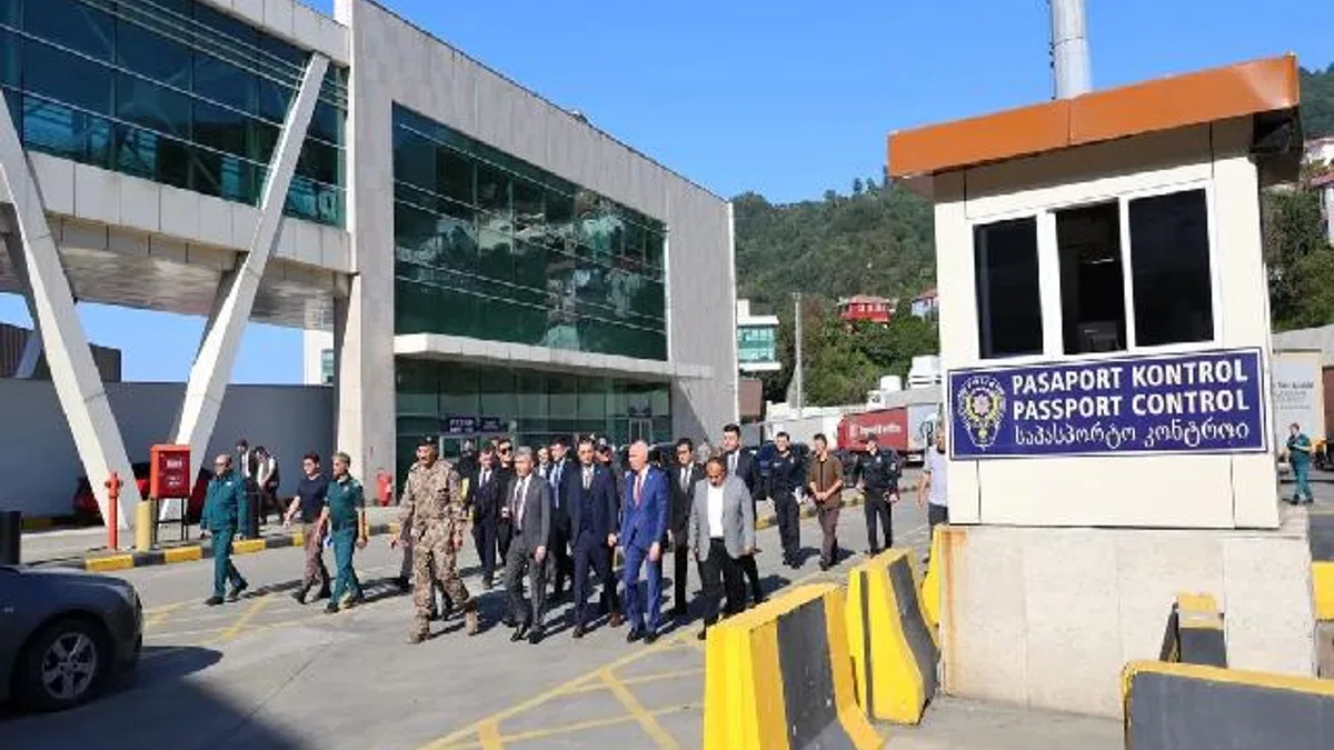 Sarp Kapısı’ndan 9 ayda 4 milyon yolcu geçiş yaptı