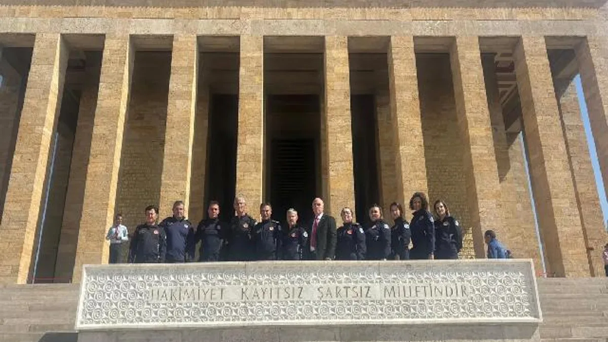 Bursa İtfaiyesi'nden Anıtkabir'e ziyaret