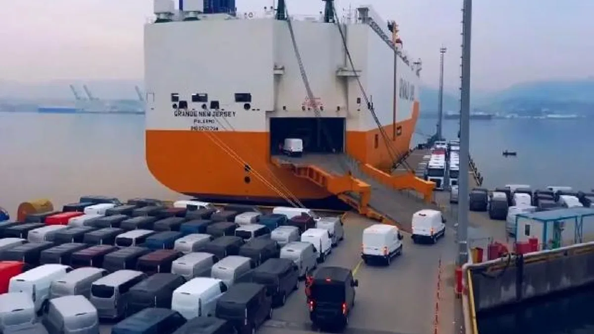 Otomotiv Eylül'de de lider