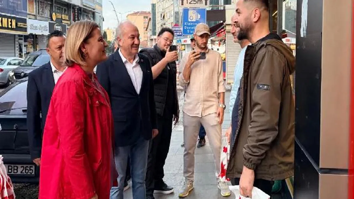 İzmit'te Başkan Hürriyet güne emekçilerle başladı