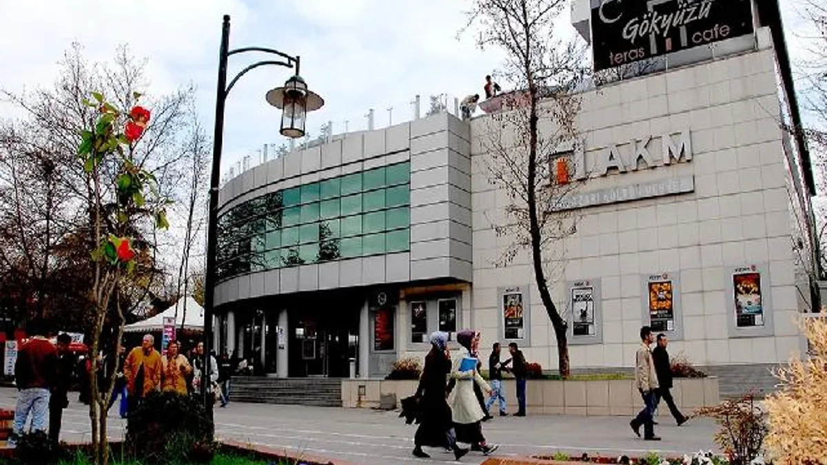 Sakarya AKM’de yenileme çalışmaları sürüyor