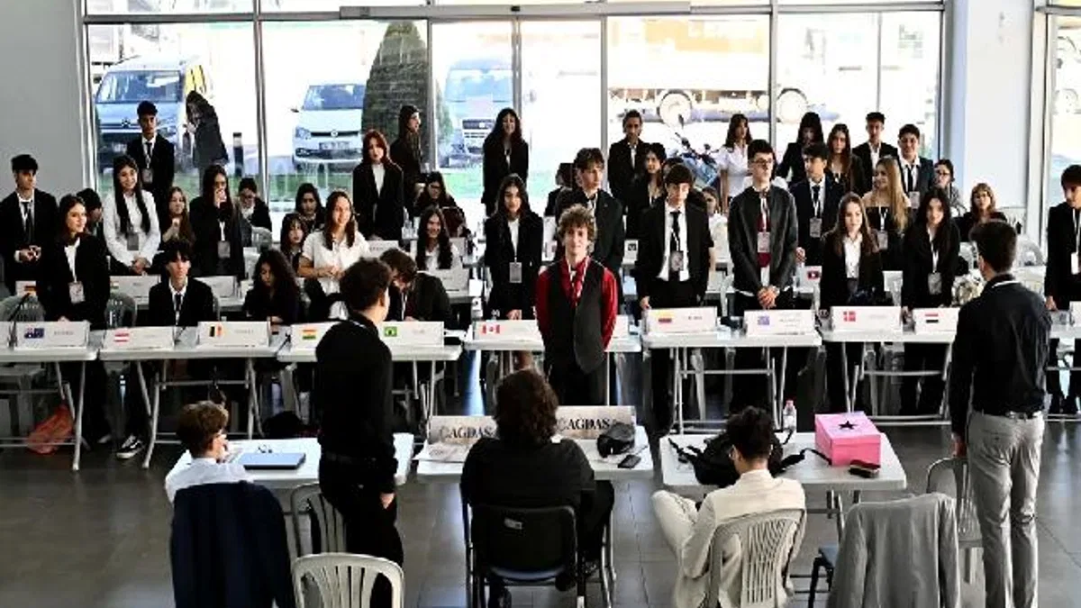 Genç delegeler ASSİM’de basın özgürlüğünü tartıştı