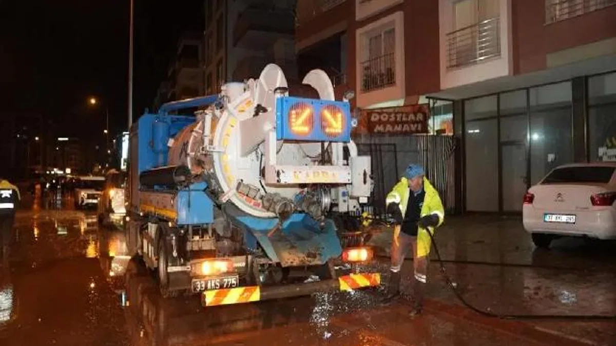 Mersin'de kuvvetli yağış sonrası hızlı müdahale