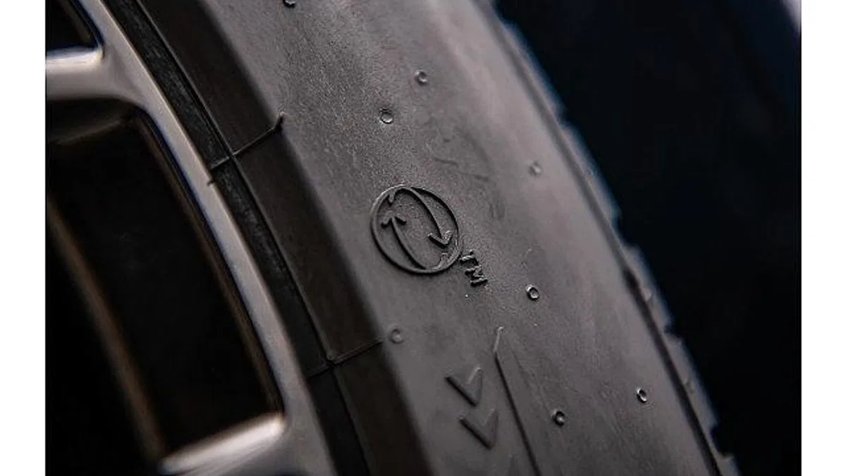 Pirelli, %70'ten Fazla Biyo-bazlı ve Geri Dönüştürülmüş Malzeme İçeren İlk Standart Üretim Lastiğini Tanıttı