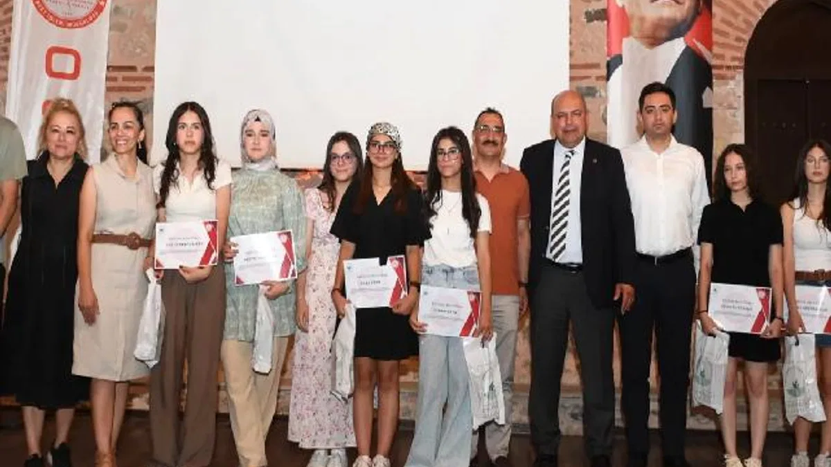 Osmangazi’de tatbikatı başarıyla tamamlayan öğrencilere sertifika