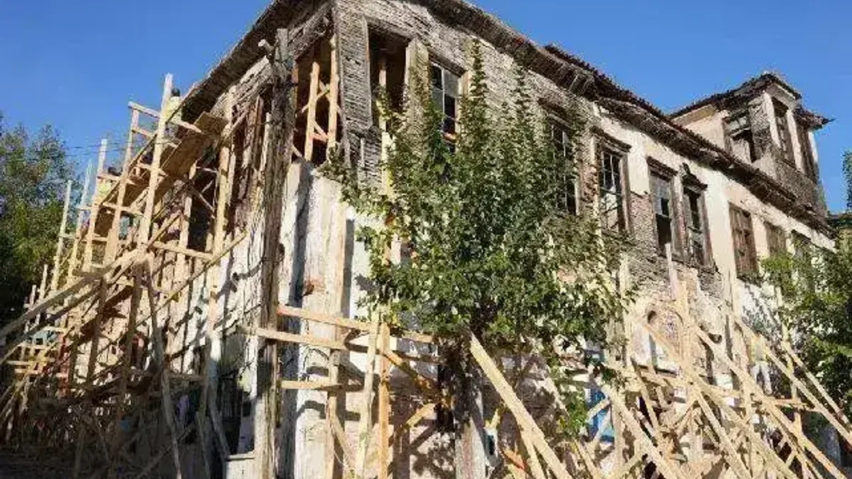 Muğla Milas'ta görkemli konak hayat buluyor