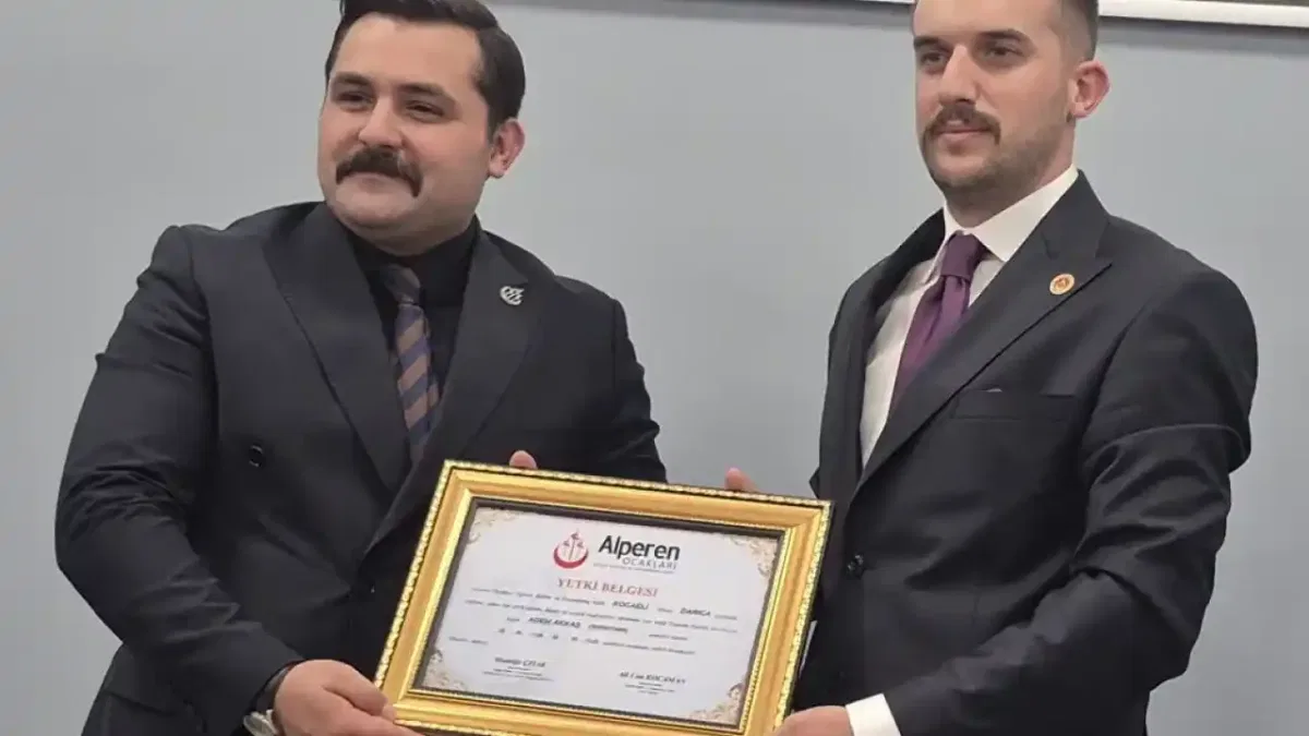 Alperen Ocakları Darıca'da yeni dönem... Adem Akkaş mazbatasını aldı