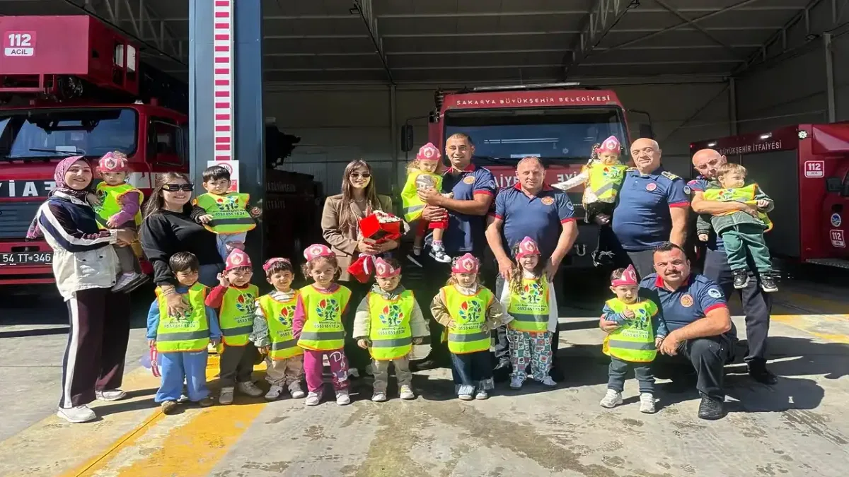 Sakaryalı minikler itfaiyeci olup afet bilinci kazandı