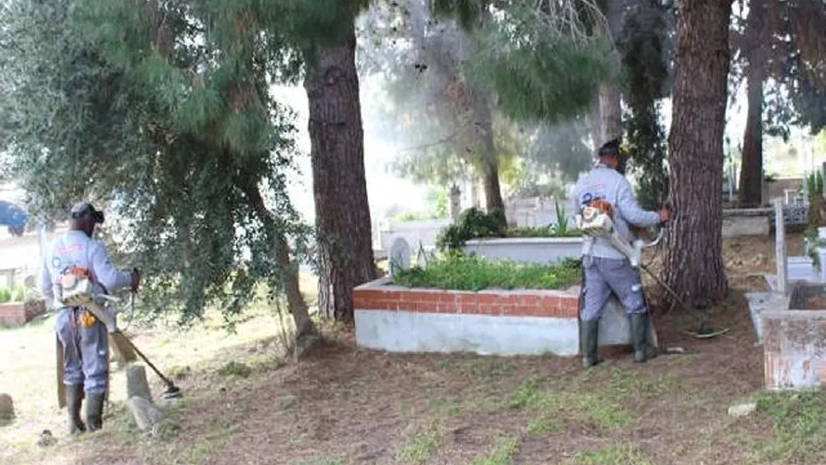 Antalya mezarlıklarında bakım onarım çalışması