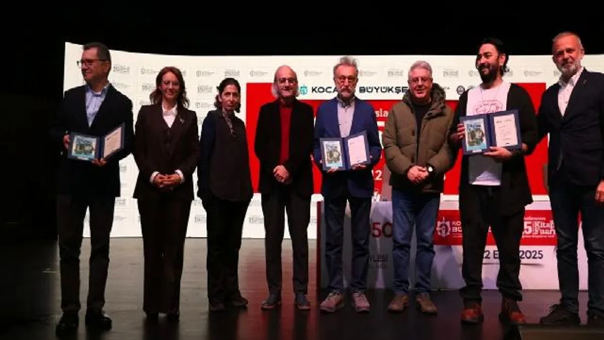 Kocaeli Kitap Fuarı’nda “Şehrengiz” kitabı tanıtıldı