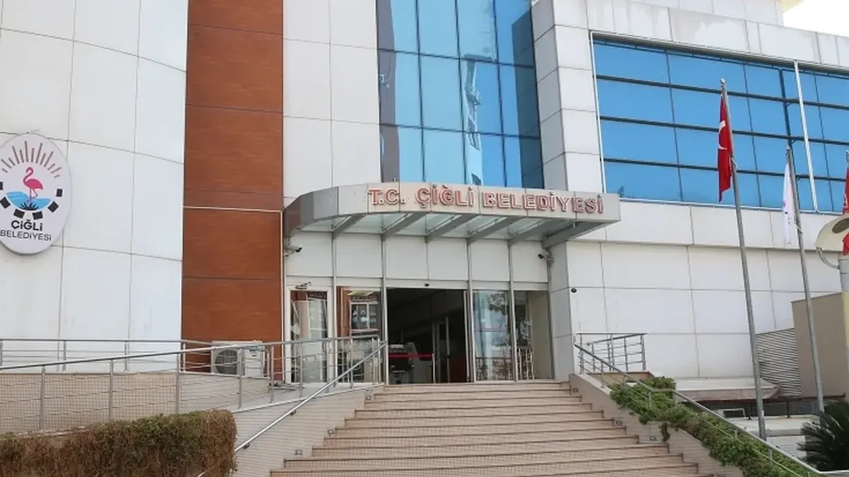 Çiğli'de belediyeden sonra Akvaryum Kafe’ye silahlı saldırı!
