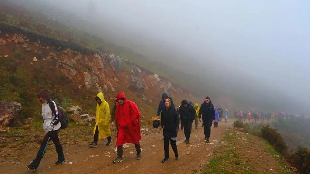 Sakarya’da 16 km boyunca durmadan yürüdüler