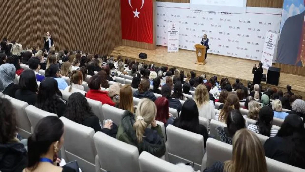 Başkan Ovalıoğlu, kadın çalışanlarla buluştu