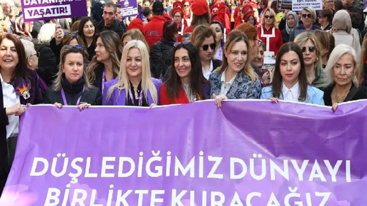 Bursalı kadınlardan 8 Mart yürüyüşü