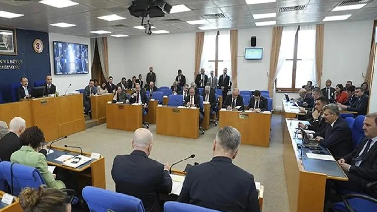 Bayram ikramiyesi komisyondan geçti