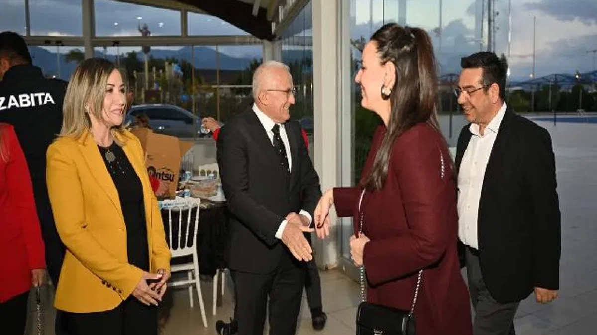 Antalya Kumluca protokolü iftarda buluştu!