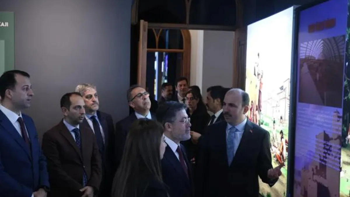 Bakan Yumaklı Konya’da Dijital Tanıtım Merkezi’ni inceledi
