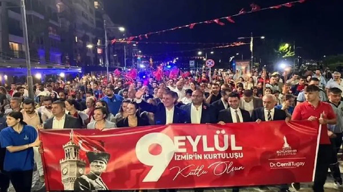İzmir’in kurtuluşunun 103. yılı coşkuyla kutlandı
