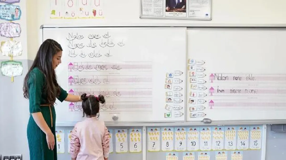 Milli Eğitim'de sözleşmeli eğitim personel istihdamı 'Resmi'leşti
