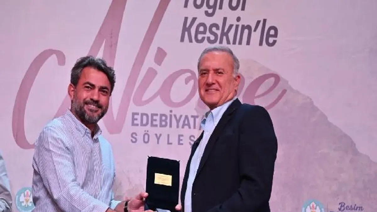 Manisa'da Murathan Mungan Manisa’da sanatseverlerle buluştu