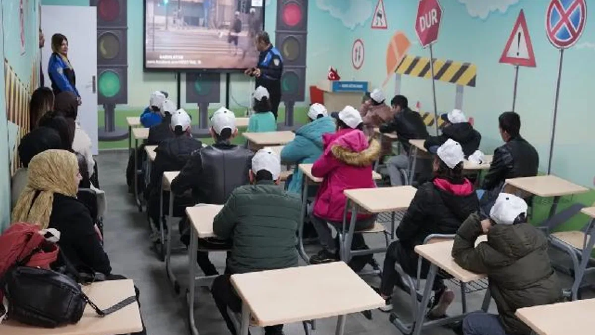 Kocaeli’de özel bireylere trafik bilinci eğitimi