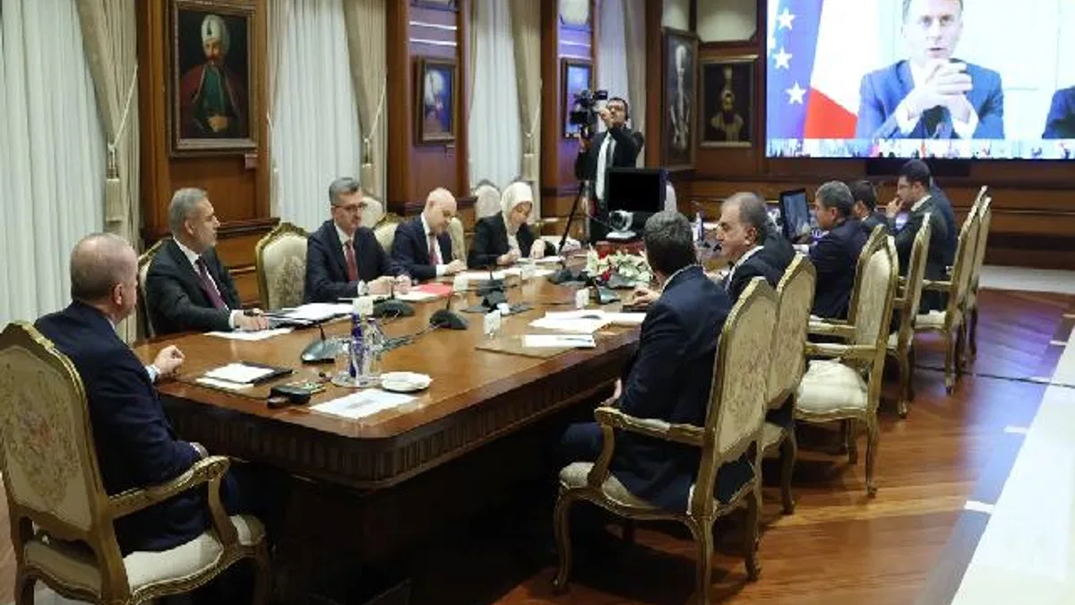 Cumhurbaşkanı Erdoğan'dan Liderler Zirvesi'ne çevrim içi katılım